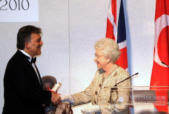 Abdullah Güle Devlet Adamı Ödülü