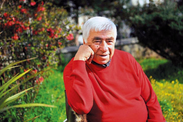 Tekin Akmansoy hayatını kaybetti