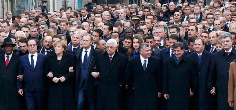 Fransada teröre karşı Cumhuriyet Meydanında Yürüyüş