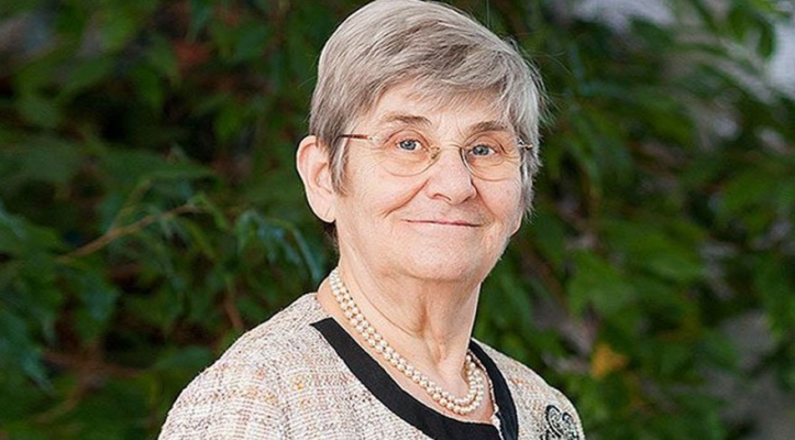 Canan Karatay kitapları Harvard Kütüphanesinde