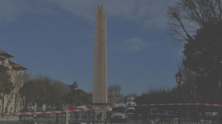 Günün Fotoğrafı Dikilitaşta Patlama