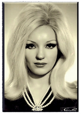 Ayla Dikmen hayatını kaybetti