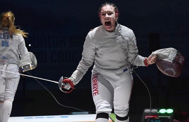 Deniz Selin Ünlüdağ Avrupa Eskrim Şampiyonu