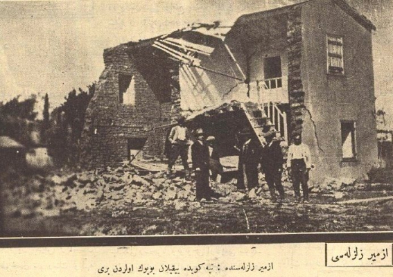 İzmir Depremi - Tarihte Bugün