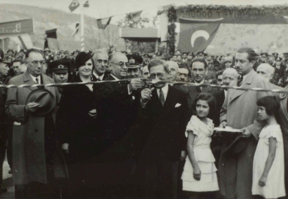 İzmit kağıt ve karton fabrikası üretime başladı