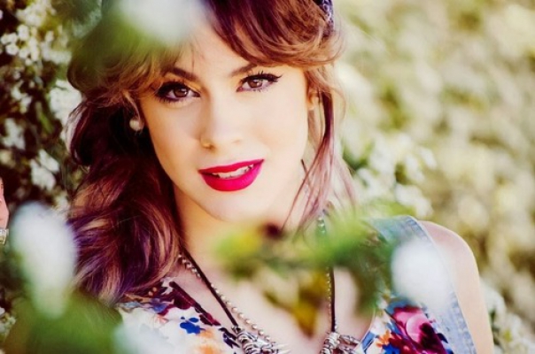 Martina Stoessel Kimdir Doğumu