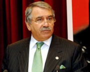 Özdemir Özok öldü