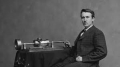 Thomas Edison fonografi ile ses kaydetti 