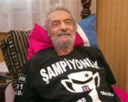 Vedat Okyar hayatını kaybetti.